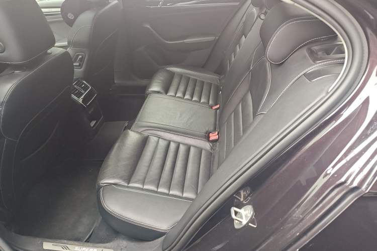 Used Skoda Superb 2019 TSI330 DSG Luxury Edition Left Rear Seat