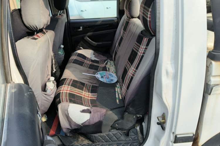 Used Foton Sapporo 2015 2.4L 2WD Comfort Edition 5235 mm Long G69S4N
