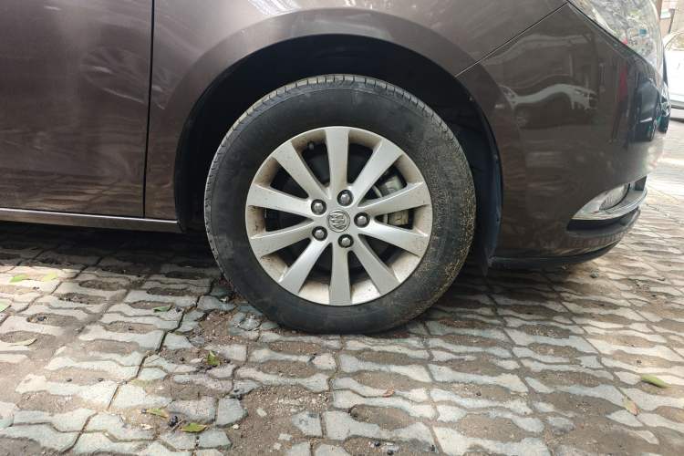 Used Buick GL8 2015 2.4L Luxury Business Premium Edition
