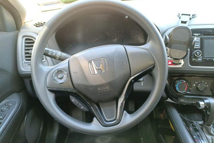 Used Honda Vezel 2015 1.5L CVT two-wheel drive Comfort trim
