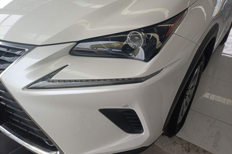 Used Lexus NX 2020 200 Front-Wheel Drive Vmotion Edition China VI Standard
