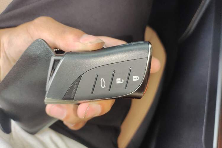 Used Lexus ES 2023 260 Excellence Edition Vehicle Key