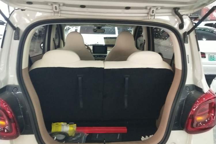 Used Wuling Hongguang MINIEV 2025 Four-Door Version Zhenxiang+ Edition Trunk