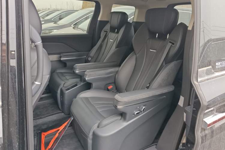 Used Hongqi HQ9 PHEV 2024 2.0T Four-Wheel Drive Business Edition