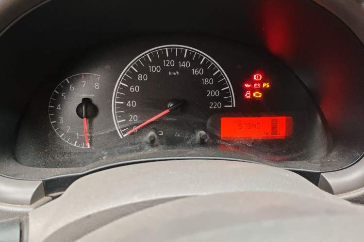 Used Nissan Sunny 2015 1.5XE Manual Comfort Edition
