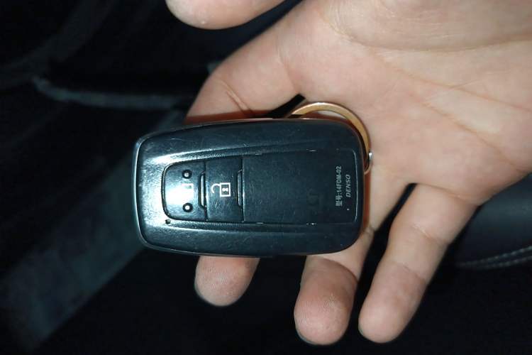 Used Toyota RAV4 2020 2.0L CVT 4x4 Trend Edition Vehicle Key