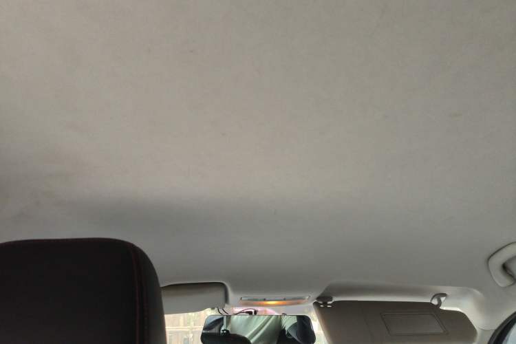 Used Volkswagen Bora 2013 1.6L Manual Fashion Edition Headliner