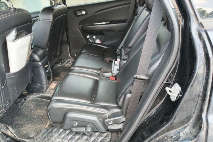 Used Dodge Journey 2013 2.4L Two-Wheel Drive Luxury Version
