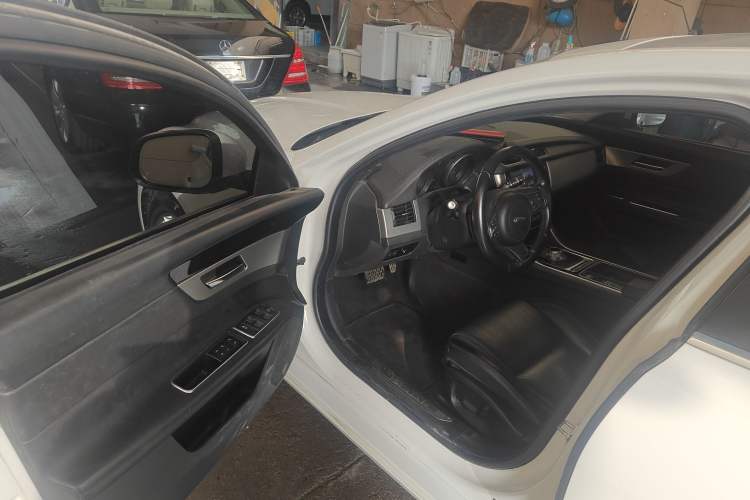 Used Jaguar XF 2016 XF 2.0T Two-Wheel-Drive Luxury Edition