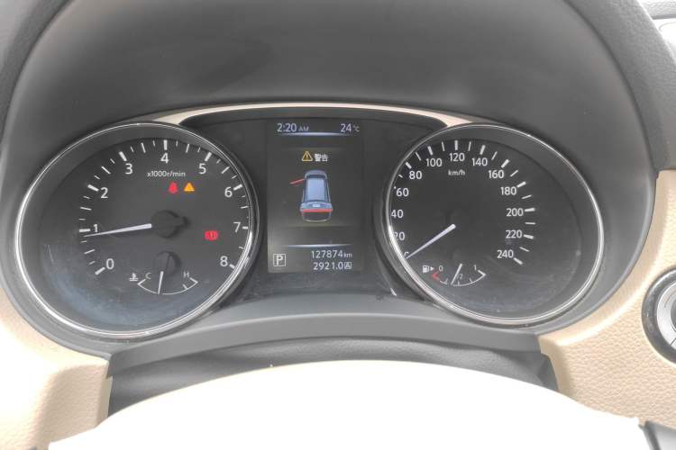 Used Nissan X-Trail 2014 2.0L CVT Comfort Edition 2WD Odometer Close Up