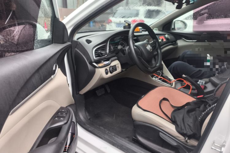 Used Buick GT 2017 15N Automatic Elite Version Driver Seat