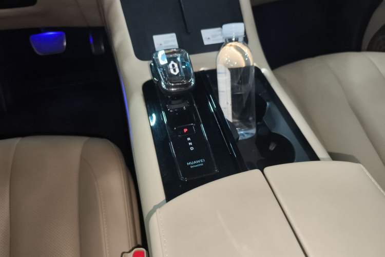 Used Hima AITO M7 2022 1.5T Four-Wheel Drive Luxury Edition
