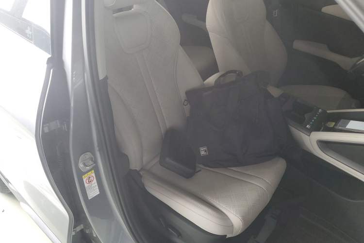 Used BYD Yuan UP 2025 Intelligent Driving Version 401 km Beyond-Range Edition
