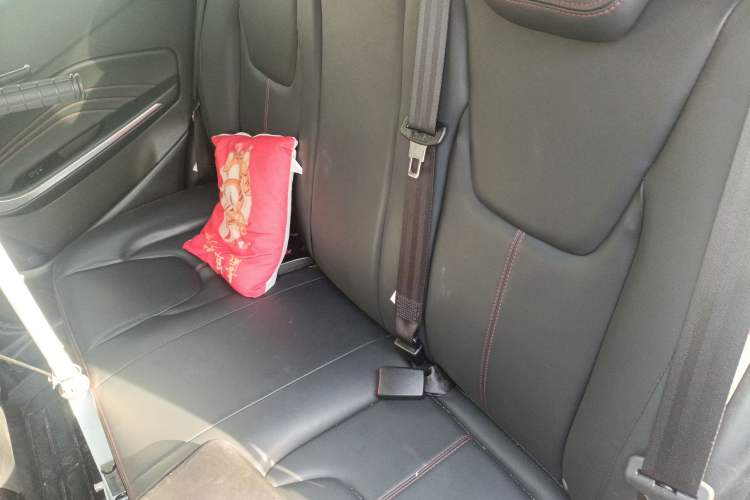 Used Chery Tiggo 3X 2021 Diamond Edition 1.5L CVT 3-Carat II Model Left Rear Seat