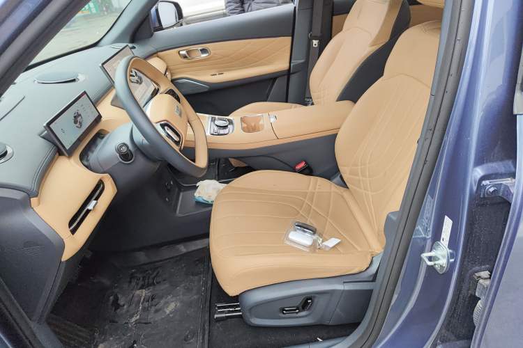 Used Geely Galaxy Xingjian 7 EM-i 2025 120km Flagship Edition
