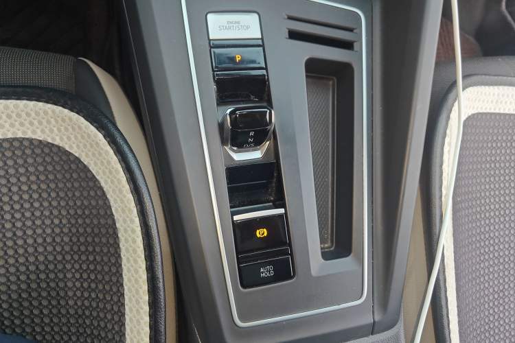 Used Volkswagen Golf 2021 280TSI DSG Pro First Edition Gear Lever