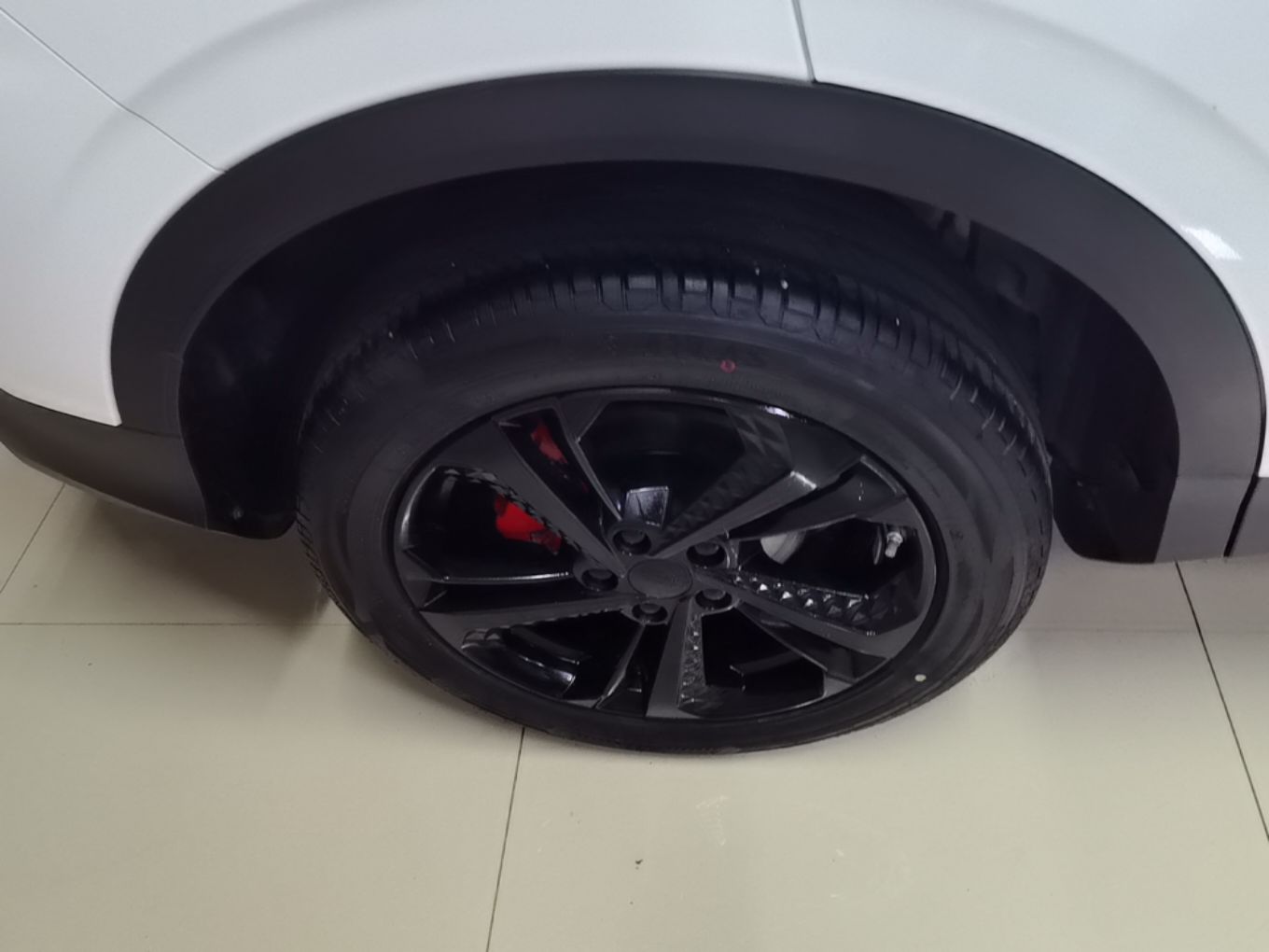 Geely Auto Coolray 2025 Bin Yue L 1.5T DCT Starlight Edition — снимка 11