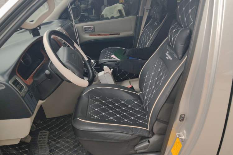 Used Jinbei Grace 2016 2.0L Classic Edition Standard Model Long Wheelbase 9 Seats
