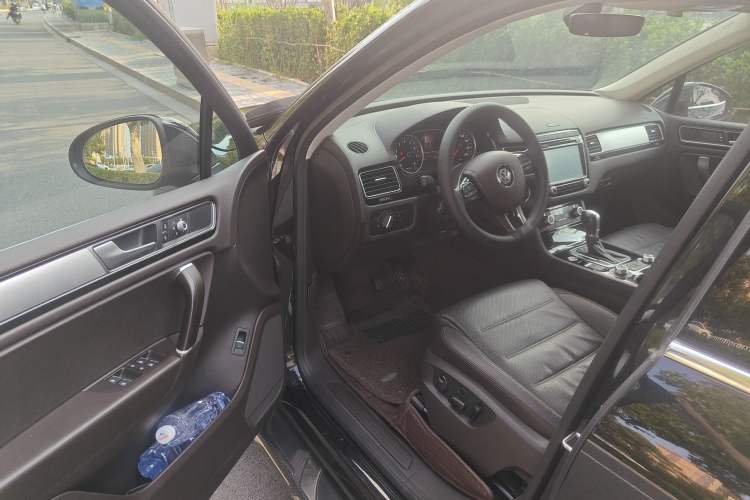 Used Volkswagen Touareg 2017 3.0 TSI Touareg Model Driver Seat