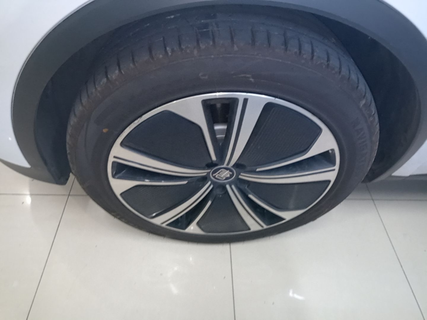 BYD Tang New Energy 2022 DM-p 215 km All-Wheel-Drive Deluxe Model — снимка 10