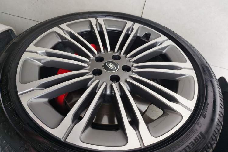 Used Land Rover Range Sport 2025 400PS Dynamic HSE Exterior 3