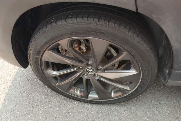 Used CHANGAN UNI-T 2020 1.5T Prestige Version Right Rear Wheel Hub