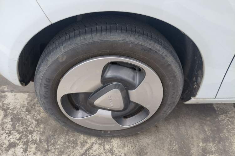 Used Geely Galaxy Panda 2023 Panda Mini 200km Dynamic Bear Left Front Wheel Hub