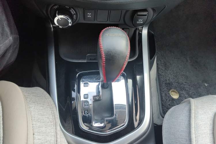 Used Nissan Terra 2018 2.5L Automatic 4x4 Luxury Edition