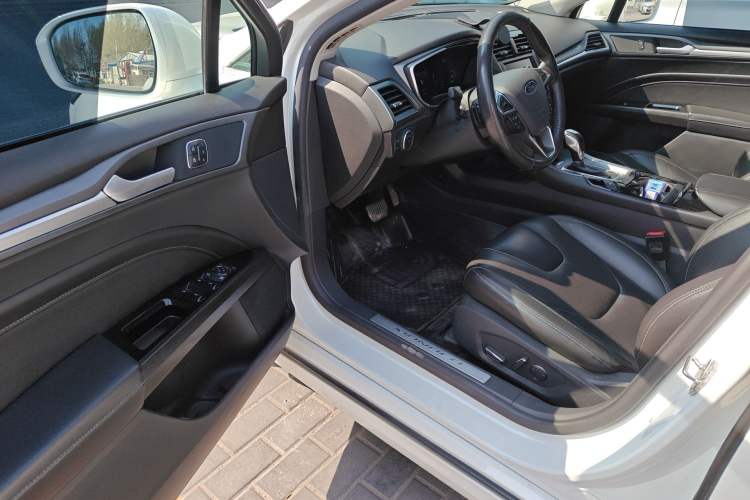 Used Ford Mondeo 2013 2.0L GTDi240 Luxury Sport Model
