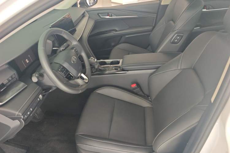 Used Toyota Camry 2024 2.0 GVP Luxury Edition
