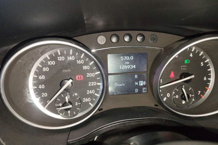 Used Mercedes-Benz R-Class 2014 R 320 4MATIC Business Model