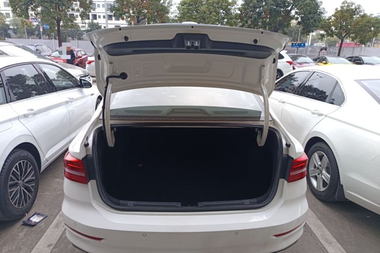 Used Volkswagen Lavida 2021 1.5L Automatic Comfort Edition
