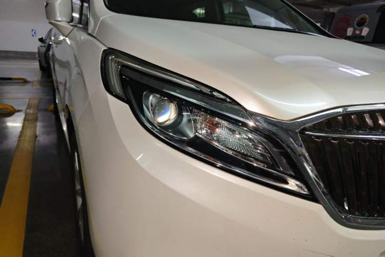 Used Buick GL8 2018 ES 28T Comfort Model China VI Standard Right Front Headlight