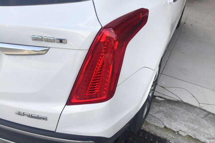 Used Cadillac XT5 2017 Anniversary Edition 28T Four-Wheel Drive Luxury Model
