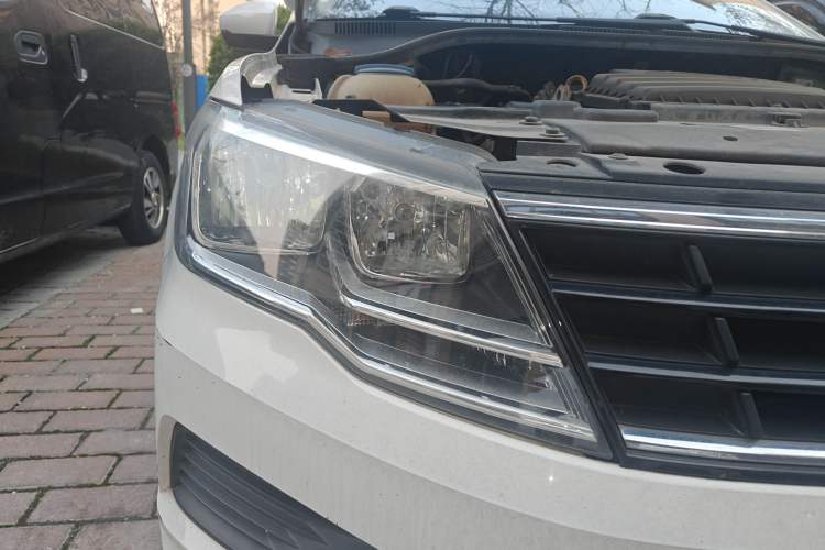 Used Volkswagen Jetta 2017 1.5L Manual Fashion Edition
