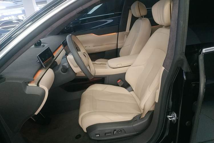 Used Nio ET7 2022 75 kWh Left Front Seat