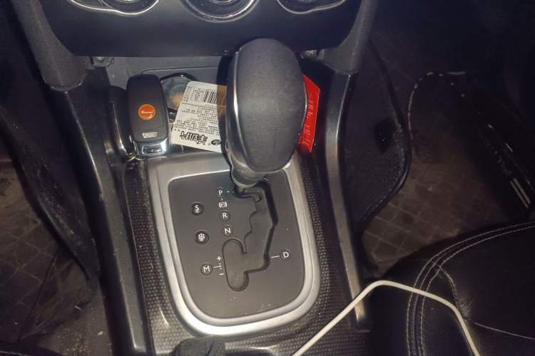 Used Citroen C4L 2013 1.6THP Automatic Enjoyment Edition Gear Lever