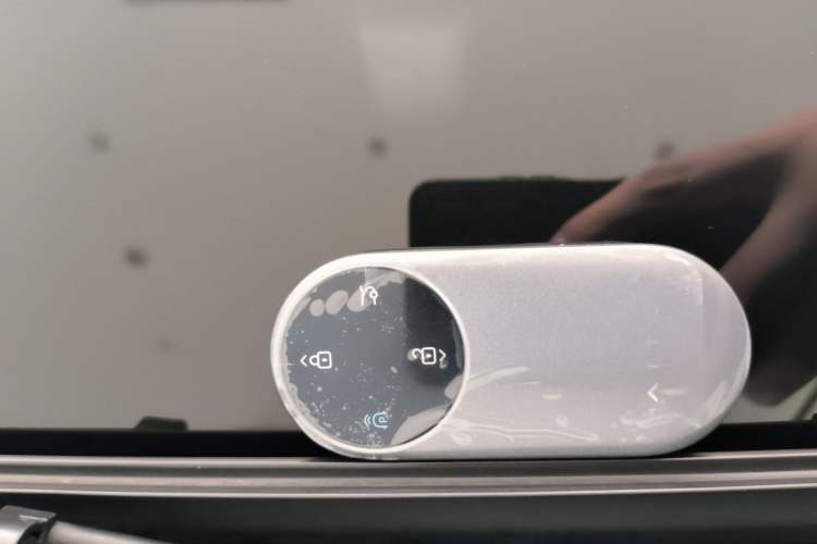 Used Hima AITO M9 2024 Range-Extended Ultra Version 52 kWh 6-Seater Model Vehicle Key