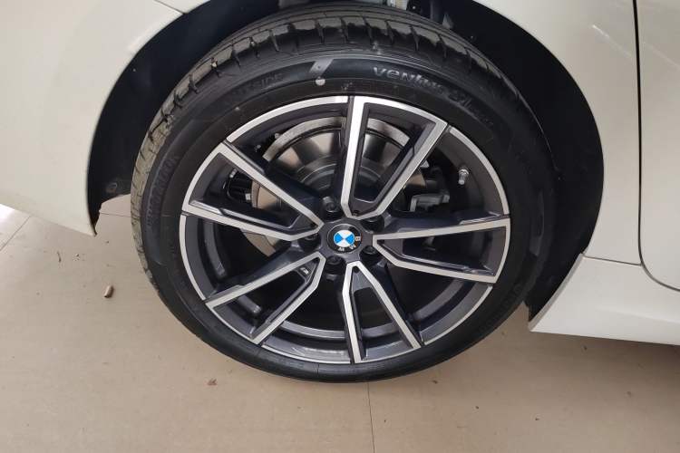 Used BMW 3 Series 2025 325Li M Sport Package Right Rear Wheel Hub