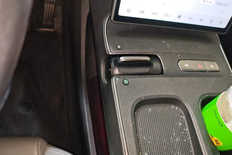 Used Nio ET5 2022 75 kWh Gear Lever