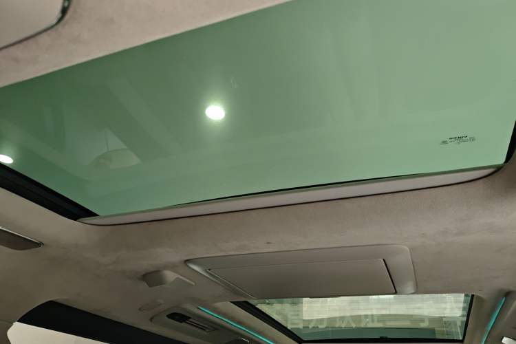 Used Volvo EM90 2025 Ultra Six-Seater