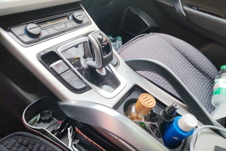 Used Geely Auto Emgrand X7 Sport 2020 1.8TD DCT Two-Wheel Drive Smart Connect 4G-Enabled Version
