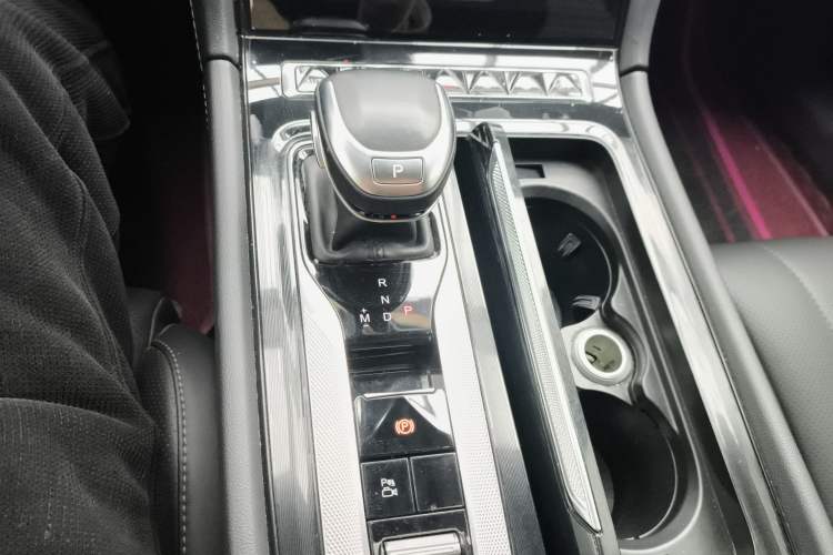 Used Hongqi H5 2024 2.0T Automatic Smart Connect Flagship Edition