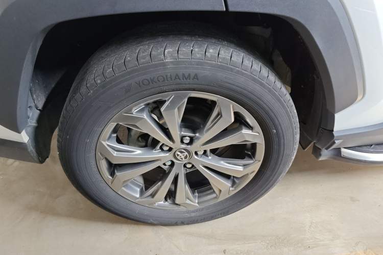 Used Toyota RAV4 2023 2.0L CVT Two-Wheel Drive 20th Anniversary Platinum Edition