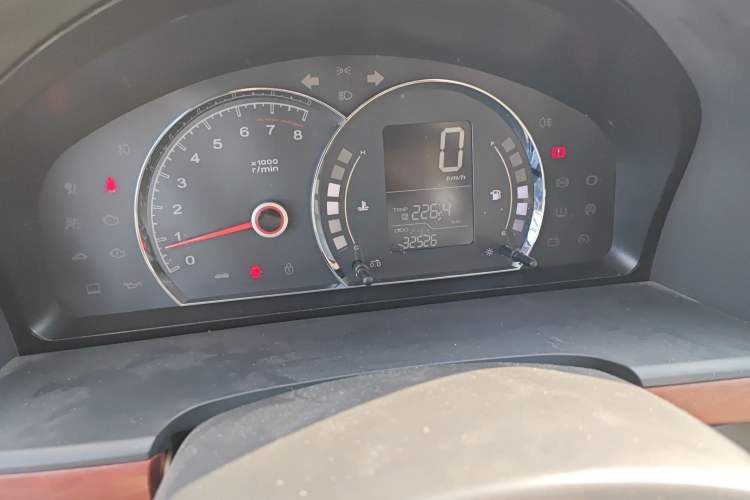 Used Roewe 350 2013 350C 1.5L Manual Swift Edition Odometer Close Up