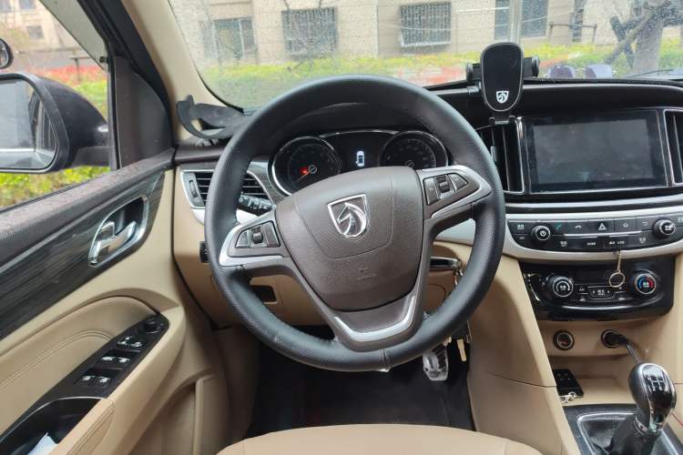 Used Baojun 730 2016 1.5L Manual Luxury Edition 7 Seats
