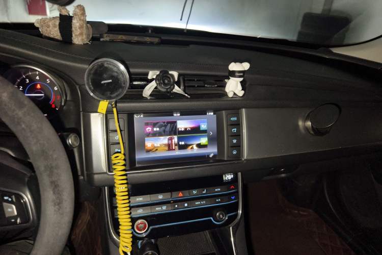 Used Jaguar XF 2016 XF 2.0T Two-Wheel-Drive Luxury Edition