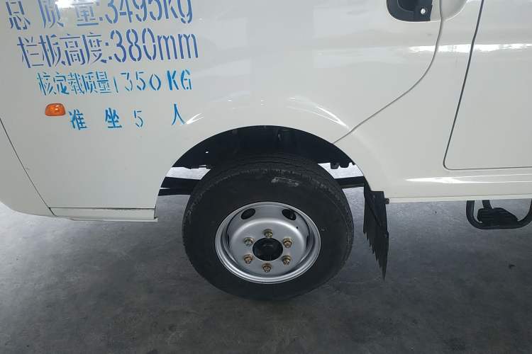 Used Kuayue Kuayue Zhe D5 2021 1.6L Standard Edition Double-Cab Flatbed with Dual Rear Wheels 3050mm Cargo Bed DAM16KL
