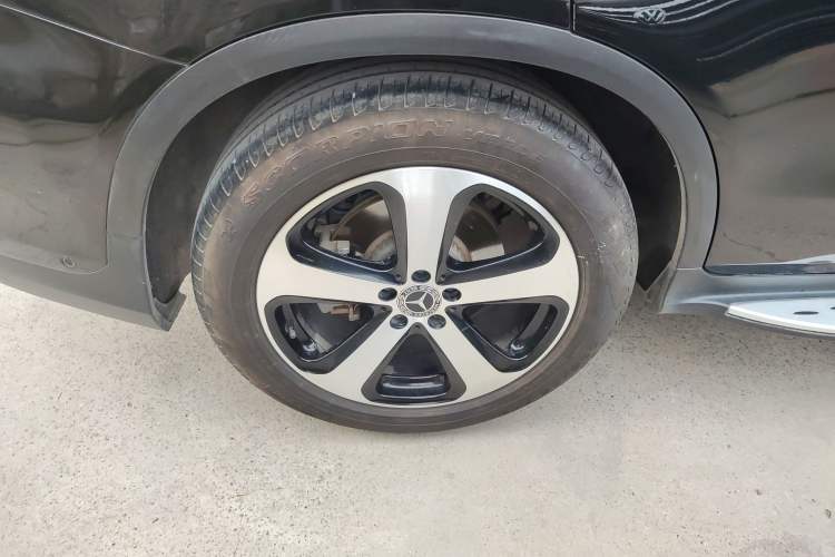 Used Mercedes-Benz GLC 2019 Facelift GLC 260 L 4MATIC Luxury Model
