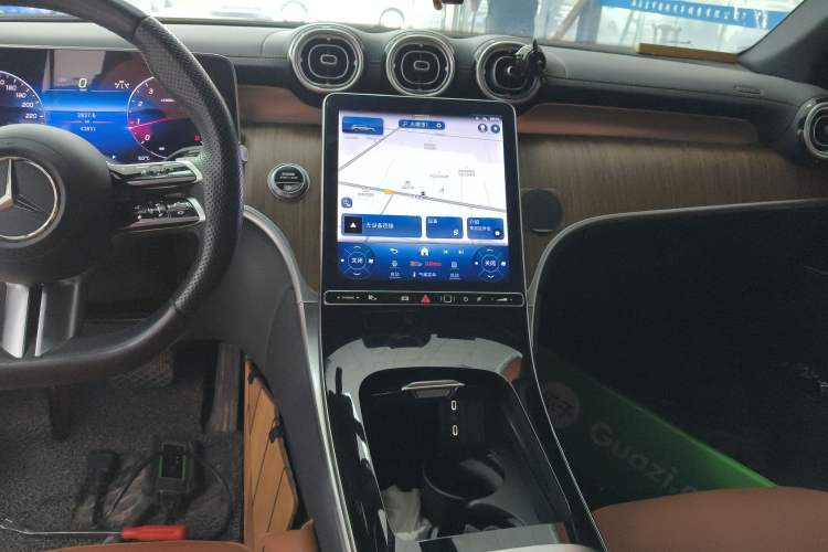 Used Mercedes-Benz GLC 2024 Refreshed GLC 300 L 4MATIC Dynamic Version 5 Seats